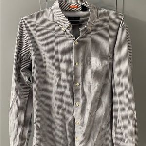 Van Heusen traveler classic fit button up shirt